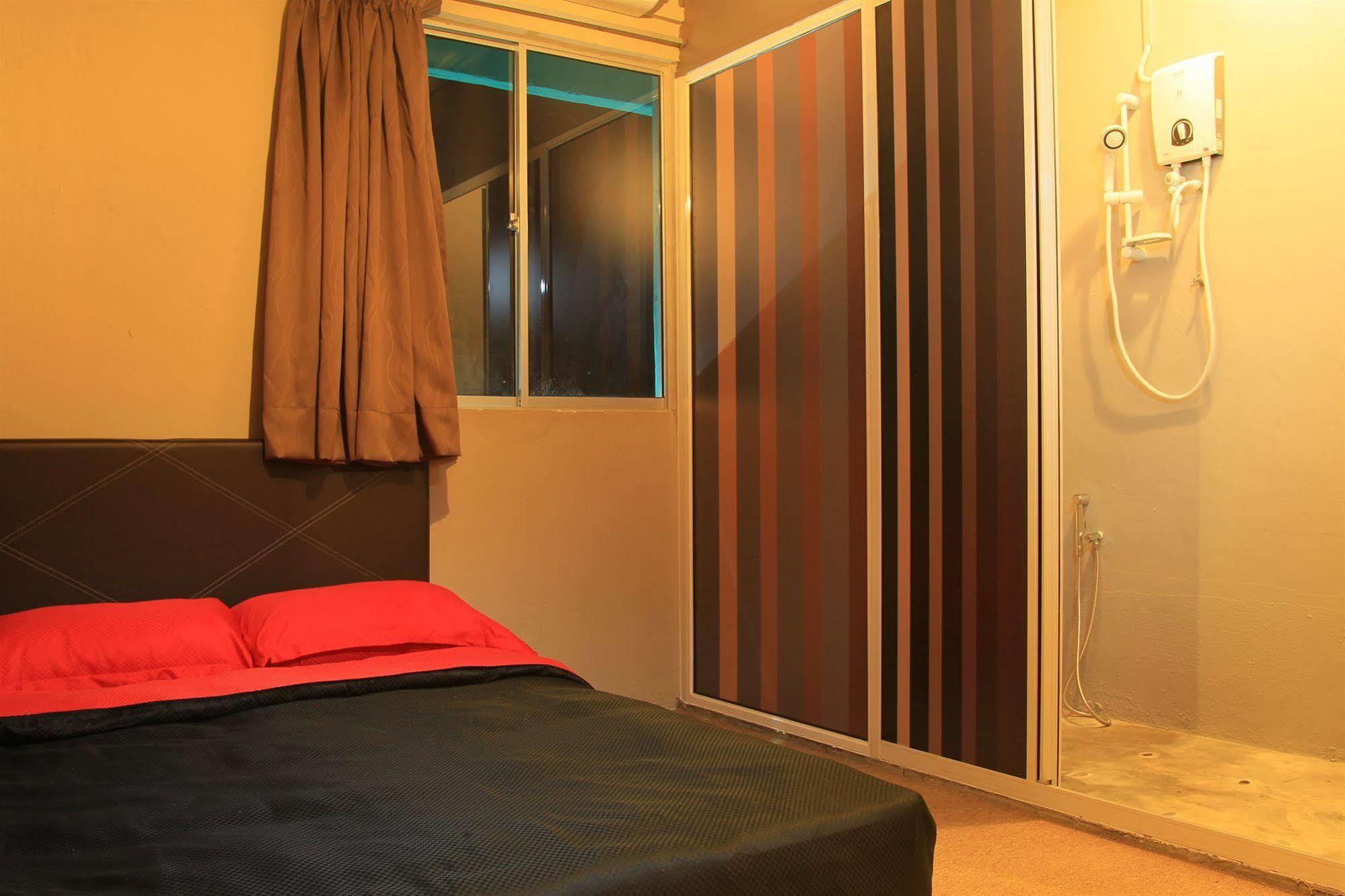 The Room @ Zishi Kota Bharu Exterior photo
